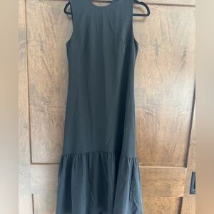 NWOT Theory Tiered Lightweight Wool Midi Dress